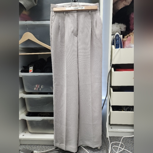 Effortless Pants in Ashen - Picture 3 of 4